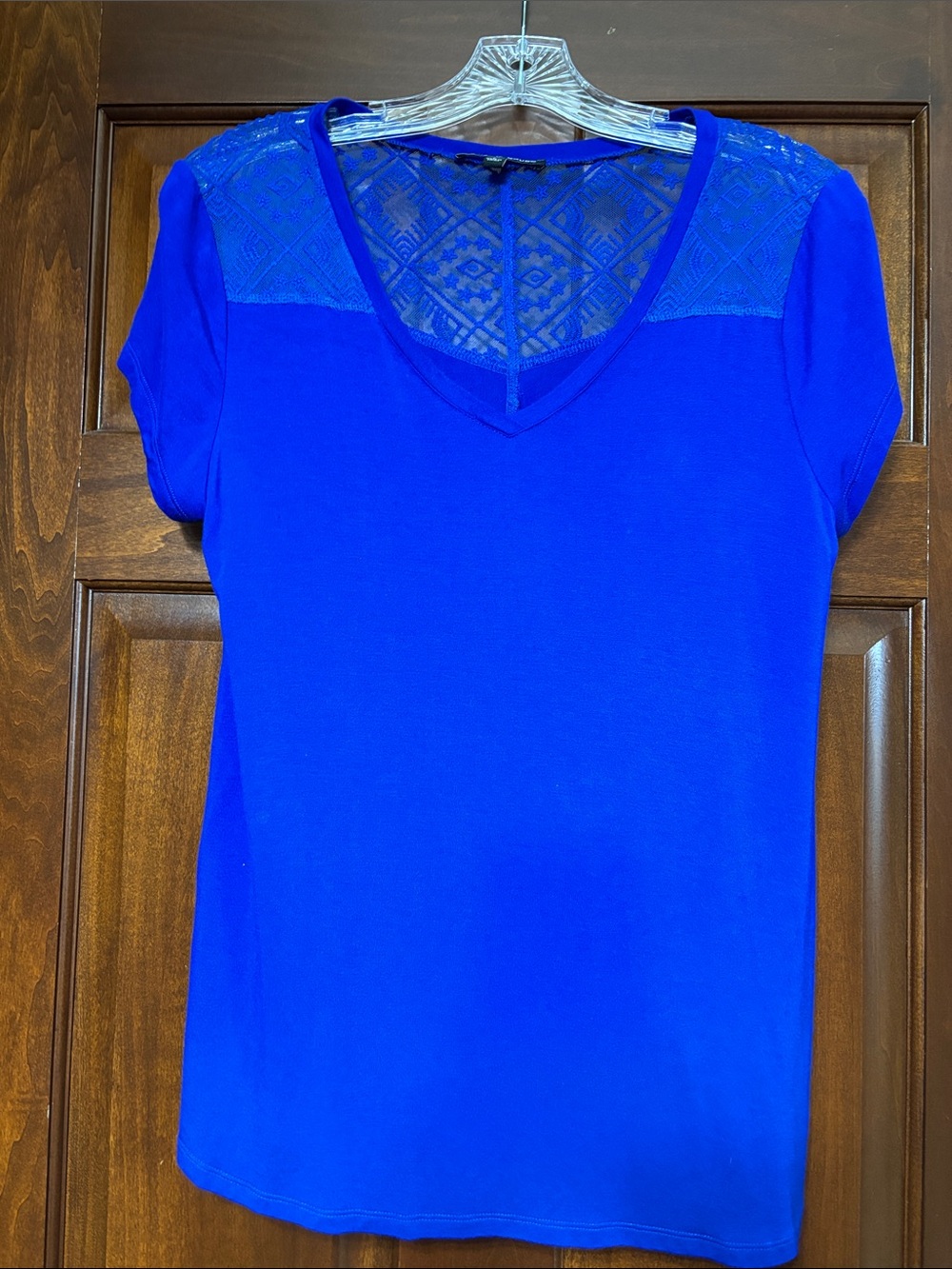 Cable & Gauge Royal Blue V-Neck Short Sleeve Top with Lace Yoke. Large.